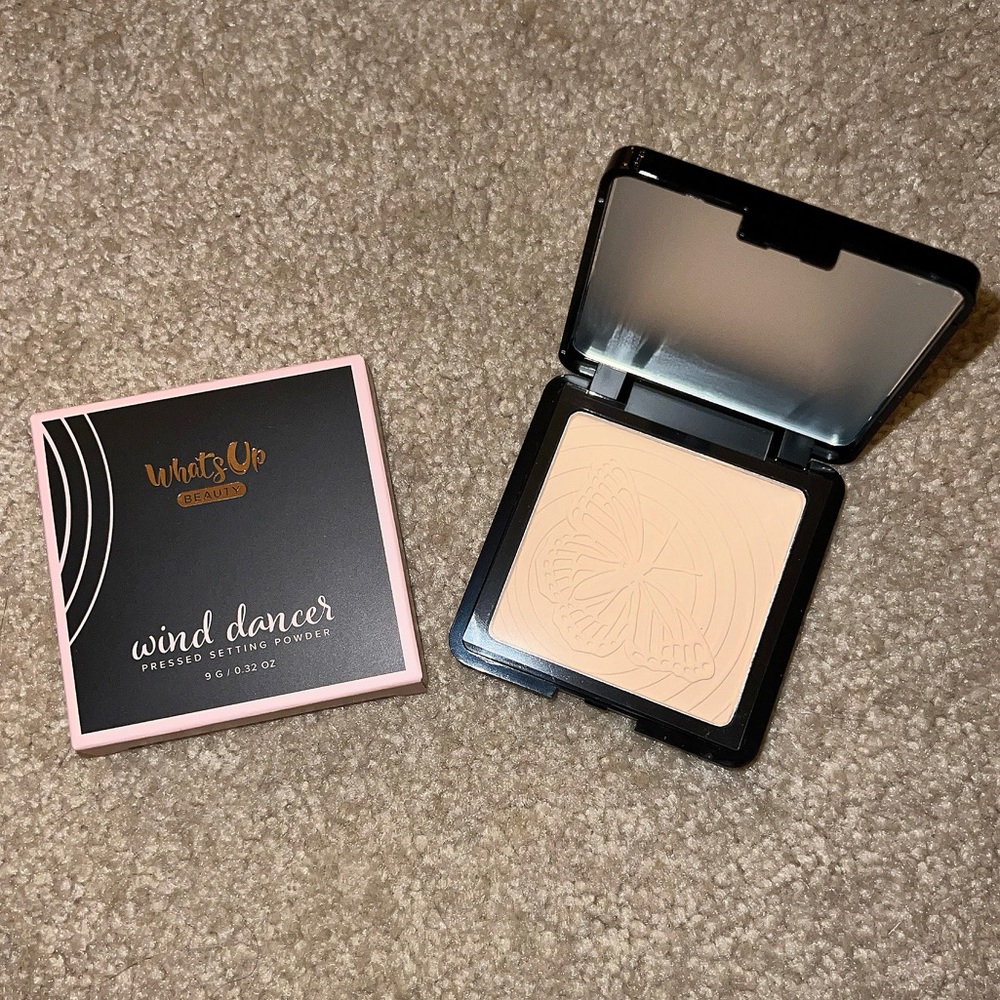 Whats Up Beauty Wind Dancer Pressed Setting Powder Shade Light